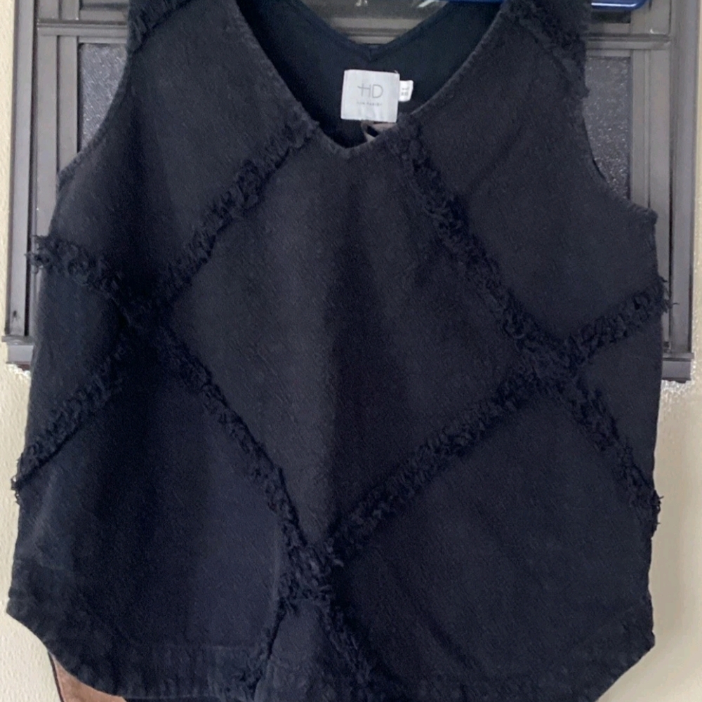 HD in Paris Black Textured Tank Top